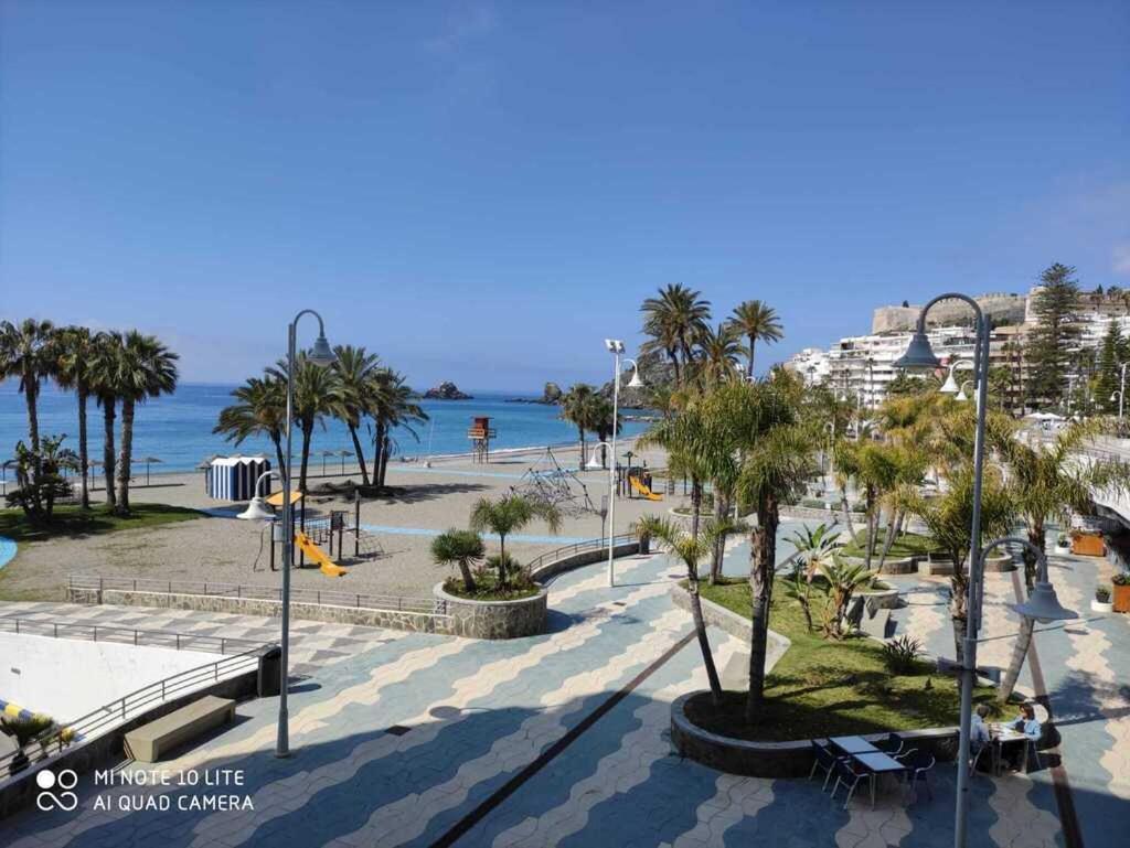 Centro-Primera Linea De Playa Almuñécar Exterior foto
